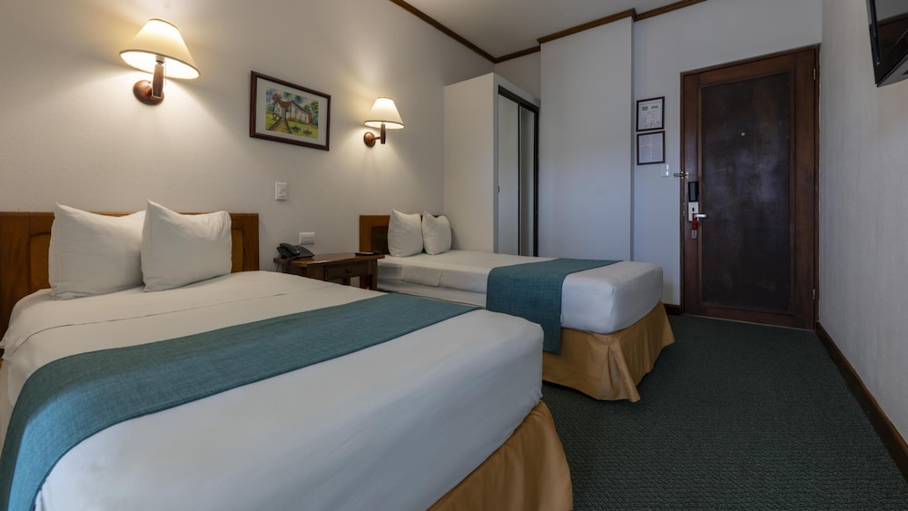 Standard, Twin Beds