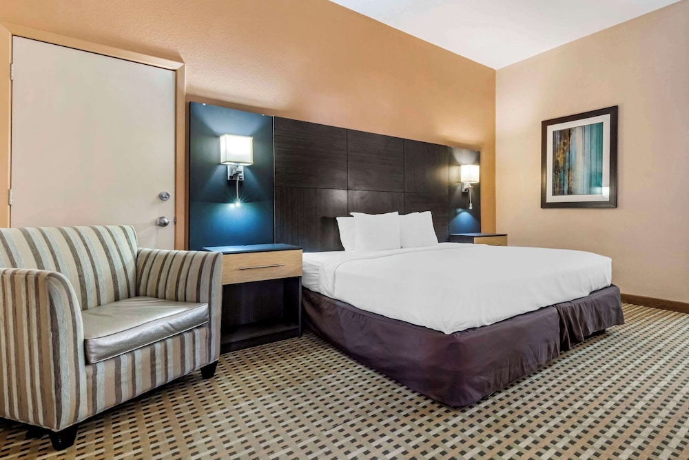 ROOM, ACCESSIBLE