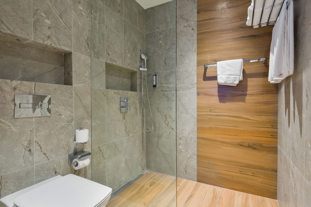 IntercityHotel Bawshar 60/62