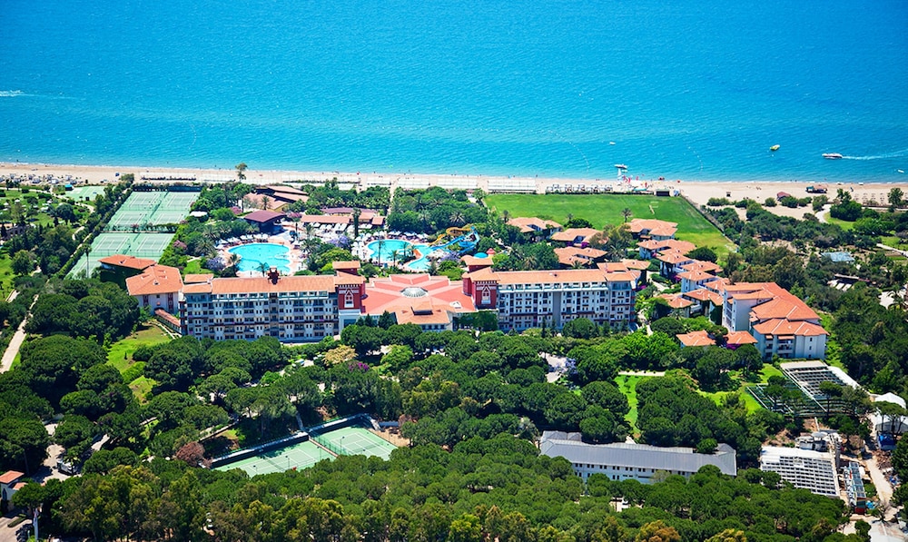 Belconti Resort Hotel 7/87