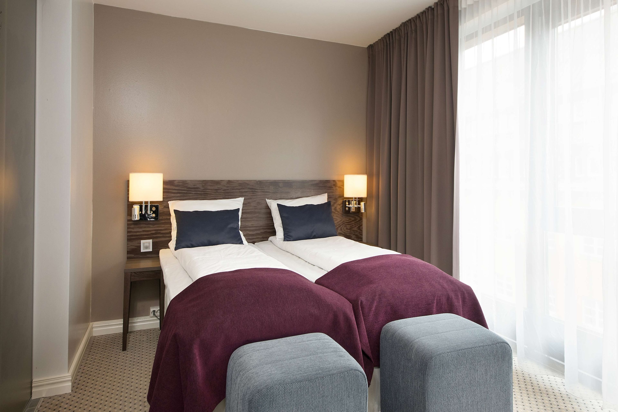 SUPERIOR, TWIN BEDS