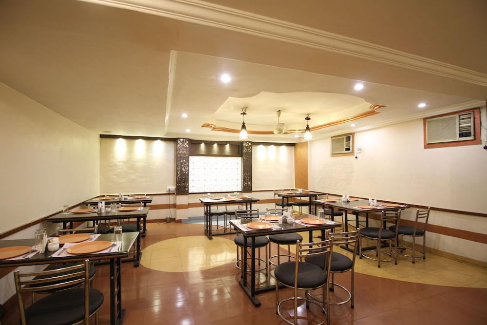 HOTEL GRAND ARJUN 46/50
