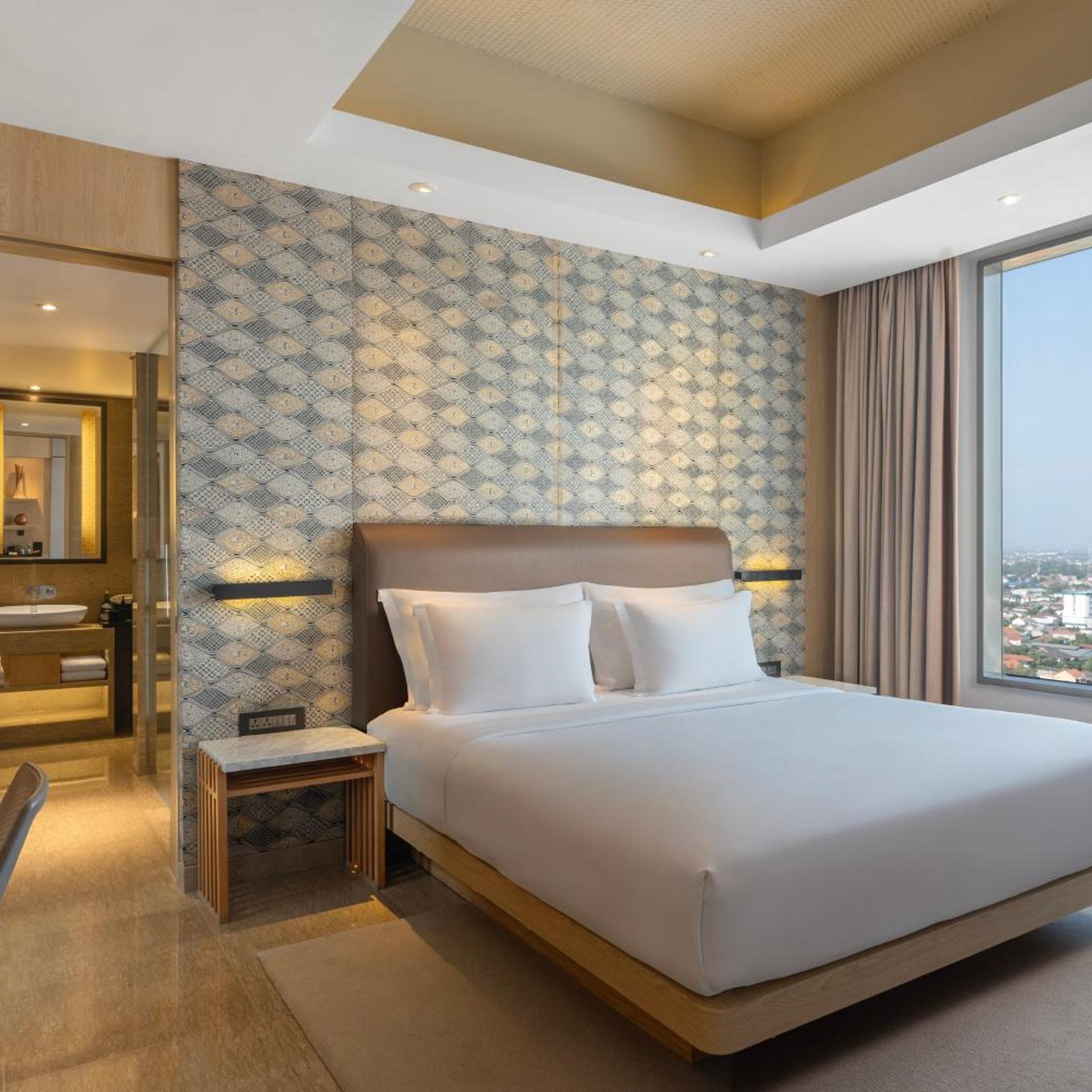 Suite, King Bed