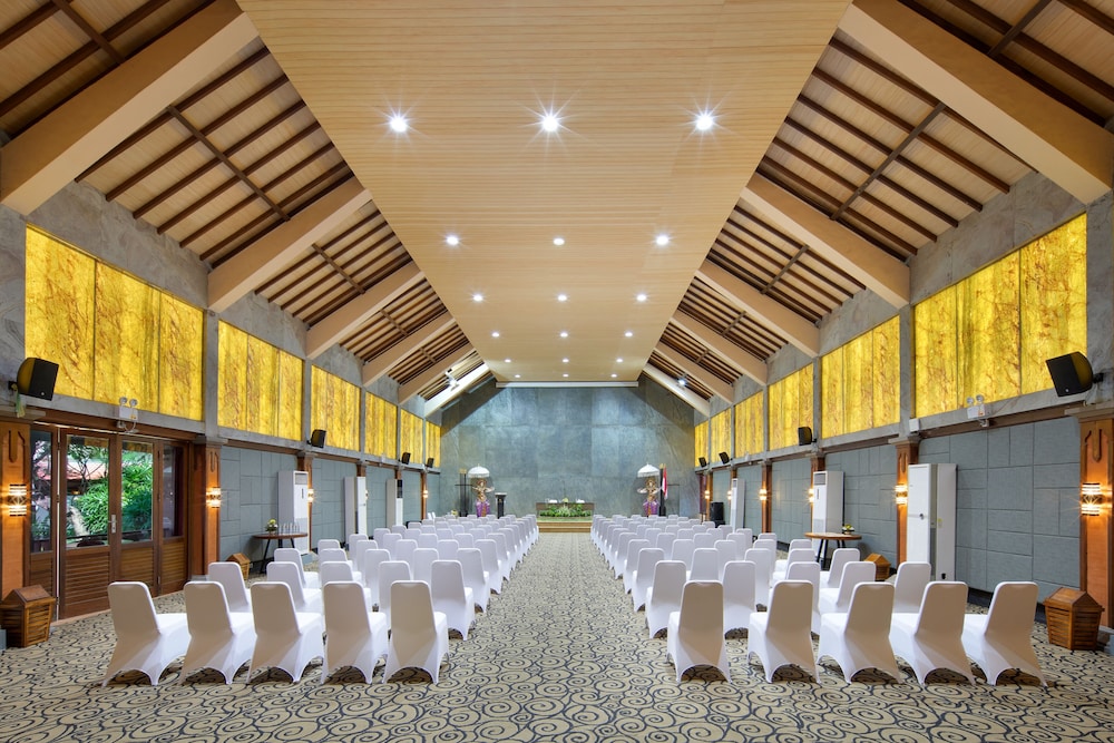 Grand Istana Rama Hotel 67/76