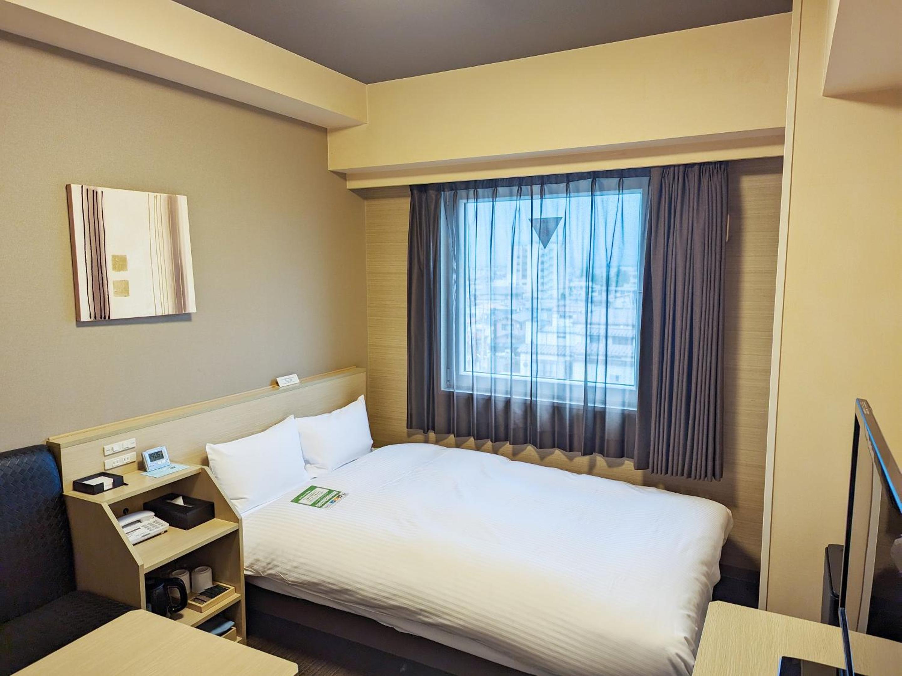 Semi Room, Semi Double Bed