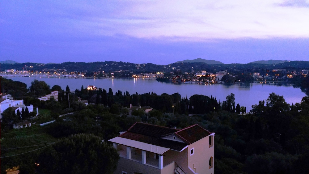 Elite Corfu 39/48