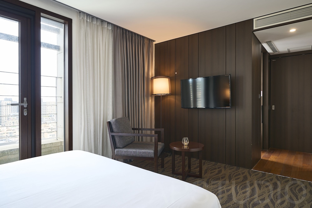 PREMIER, TWIN BEDS