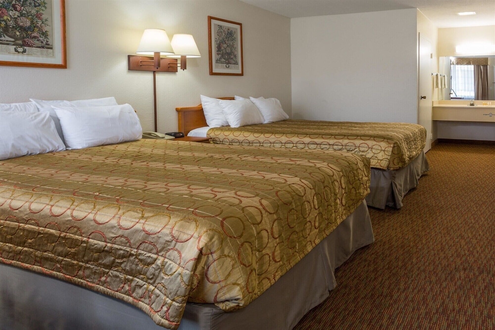 Motel6 San Diego, CA - Southbay 37/59