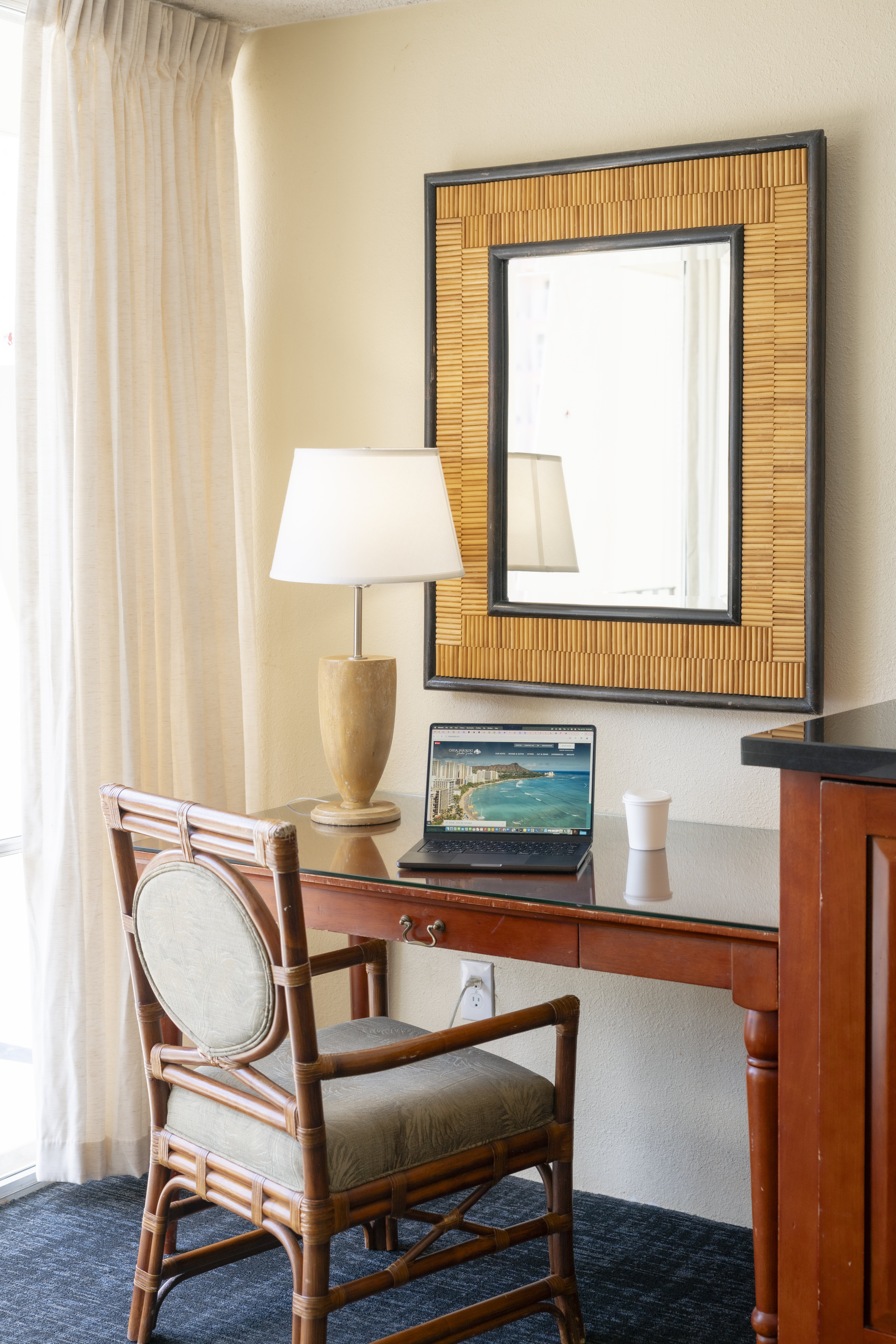 Ohia Waikiki Studio Suites photo3