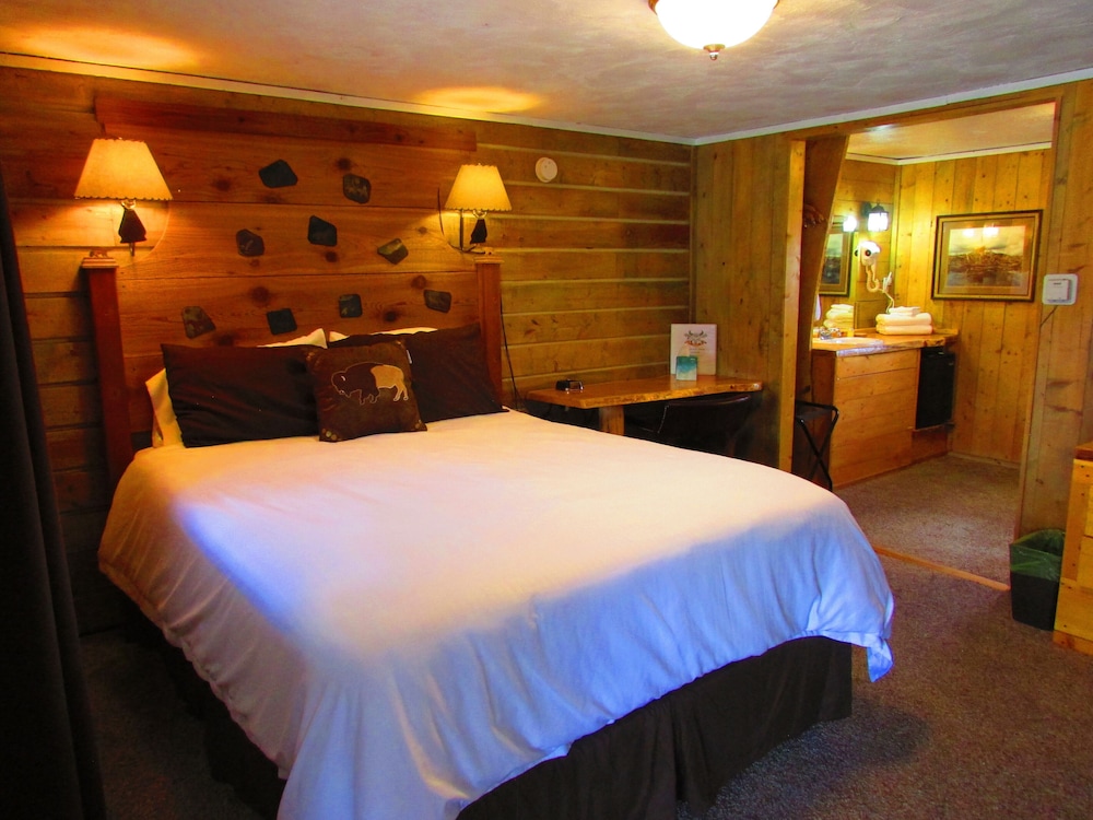 Chinook Winds Motel 27/76