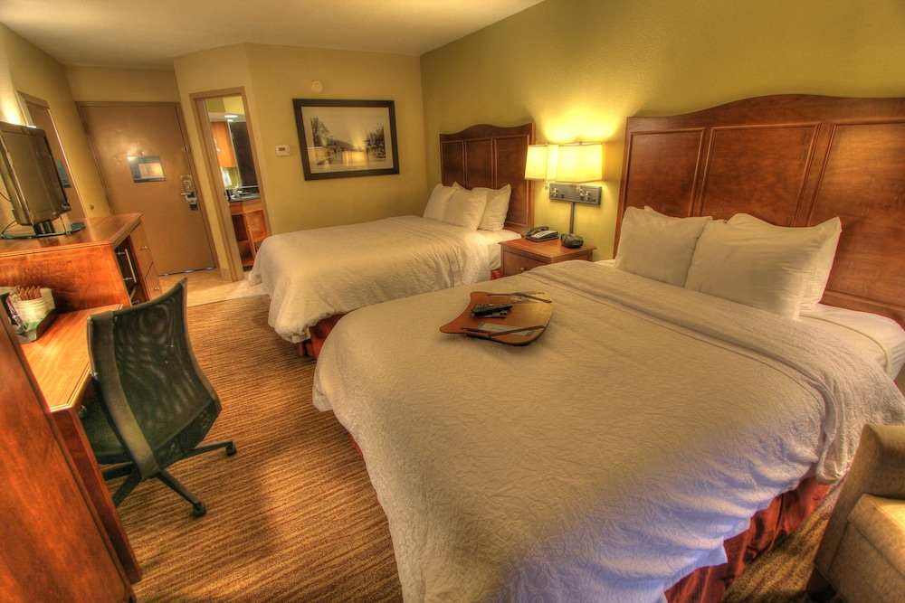 Hampton Inn Gatlinburg 28/68