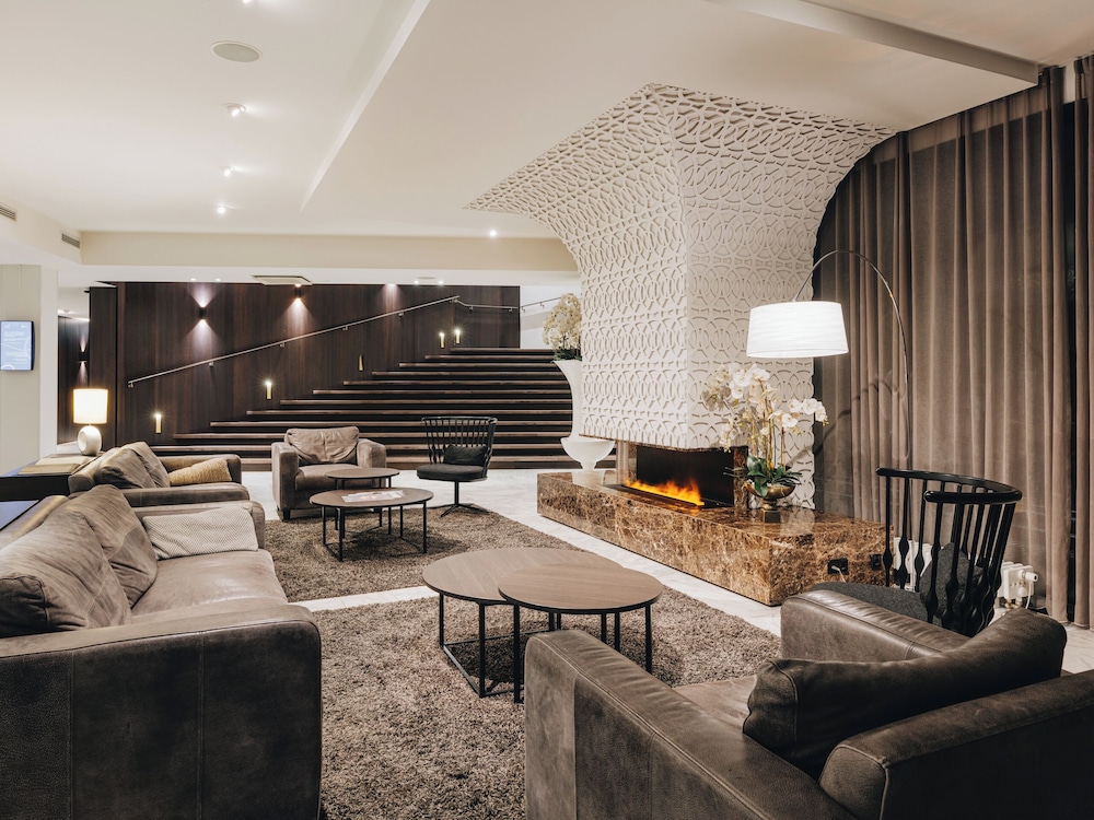 Lydia Hotel 48/70