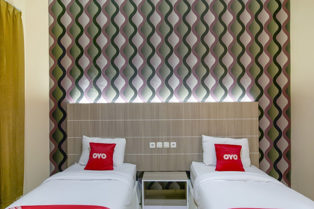 OYO 2320 Hotel Charvita 13/21