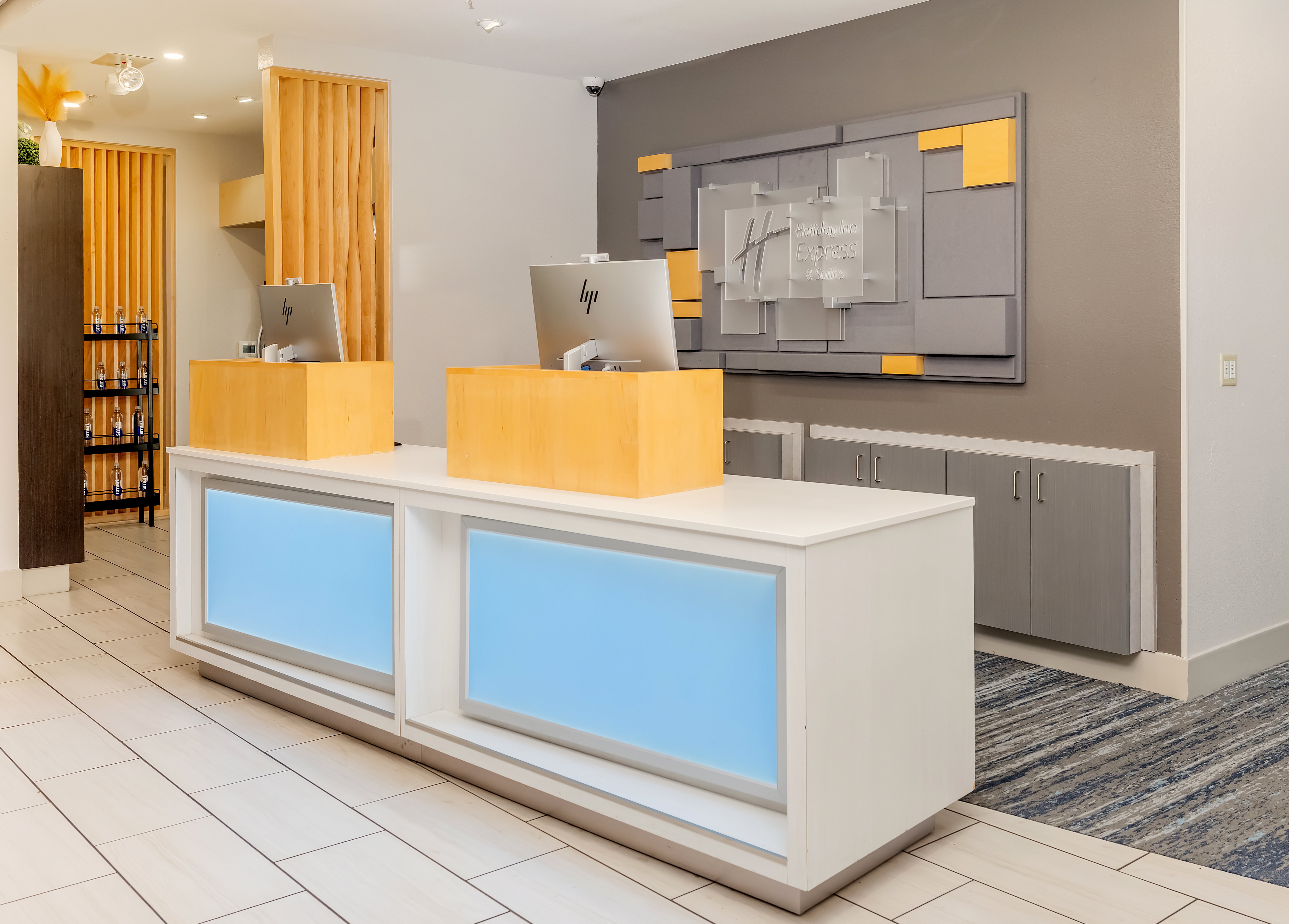 Holiday Inn Express and Suites Medford 4/38