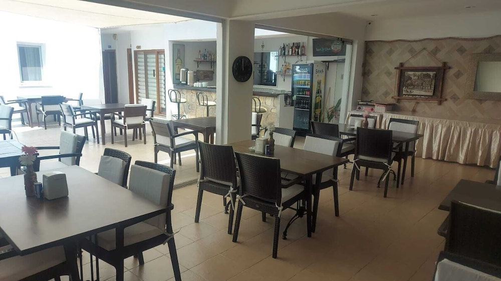 Canna Garden Hotel 33/47