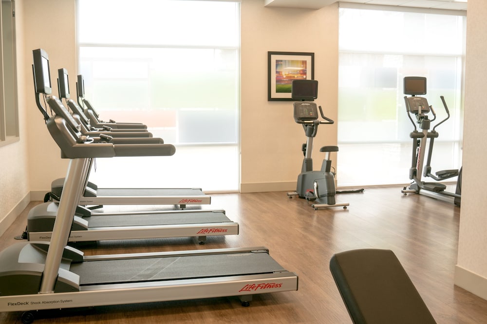 Holiday Inn Express And Suites Brandon 44/74