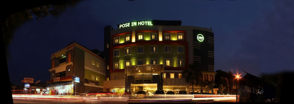 Pose In Hotel Solo 5/48