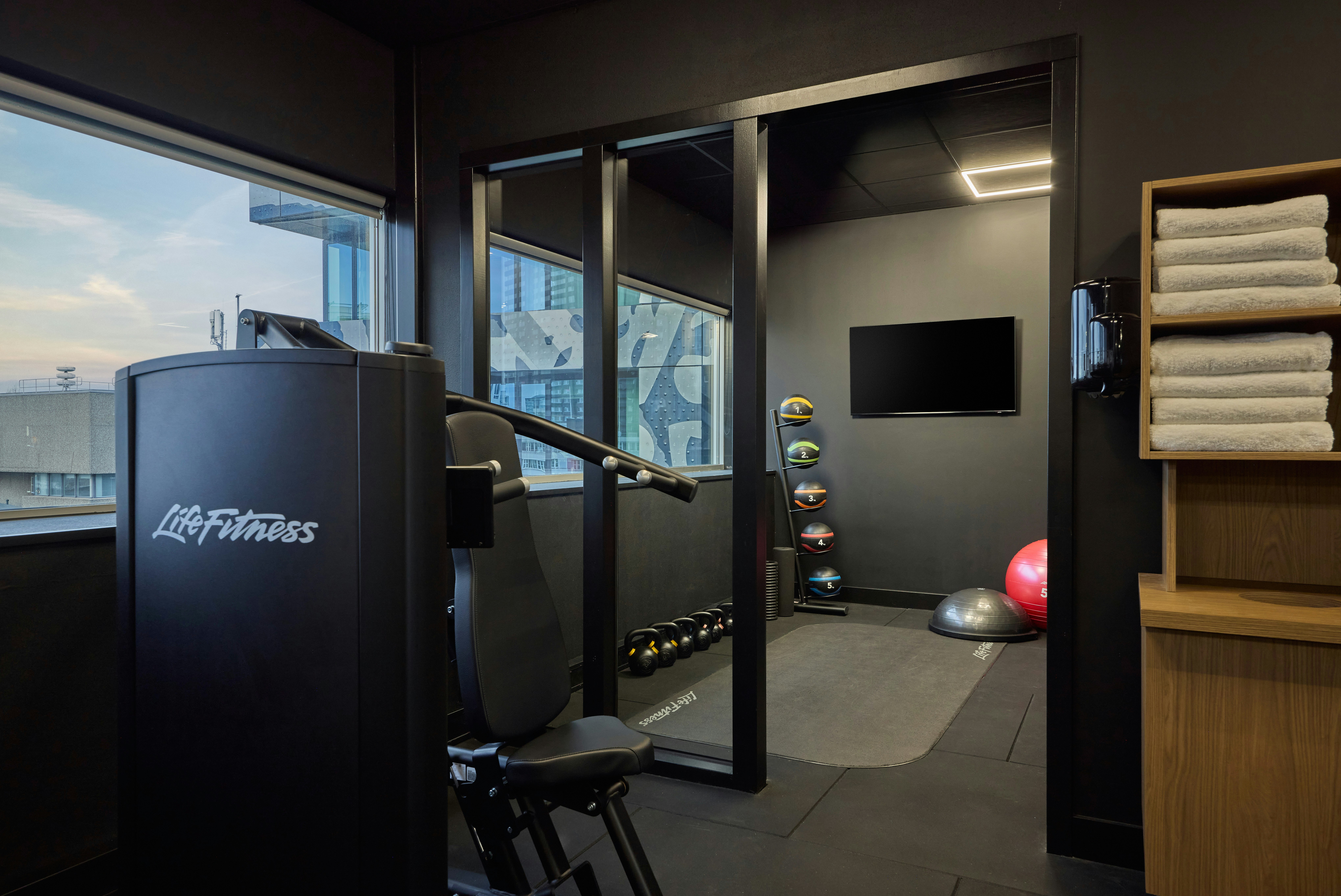 Haven Hotel Rotterdam, Curio Collection by Hilton 30/57