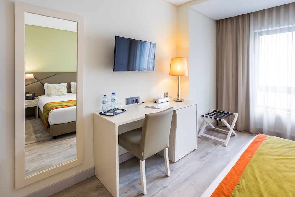 EMPIRE LISBON HOTEL 36/71