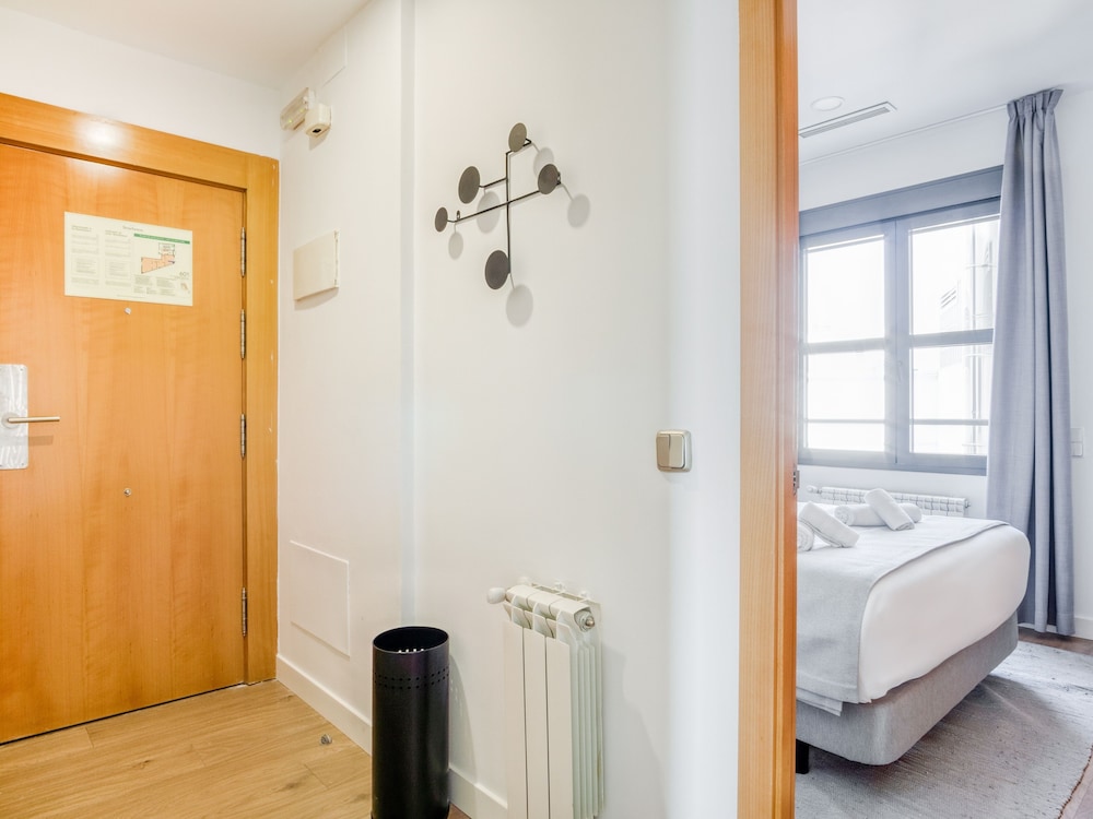 1 BEDROOM, APARTMENT, XL