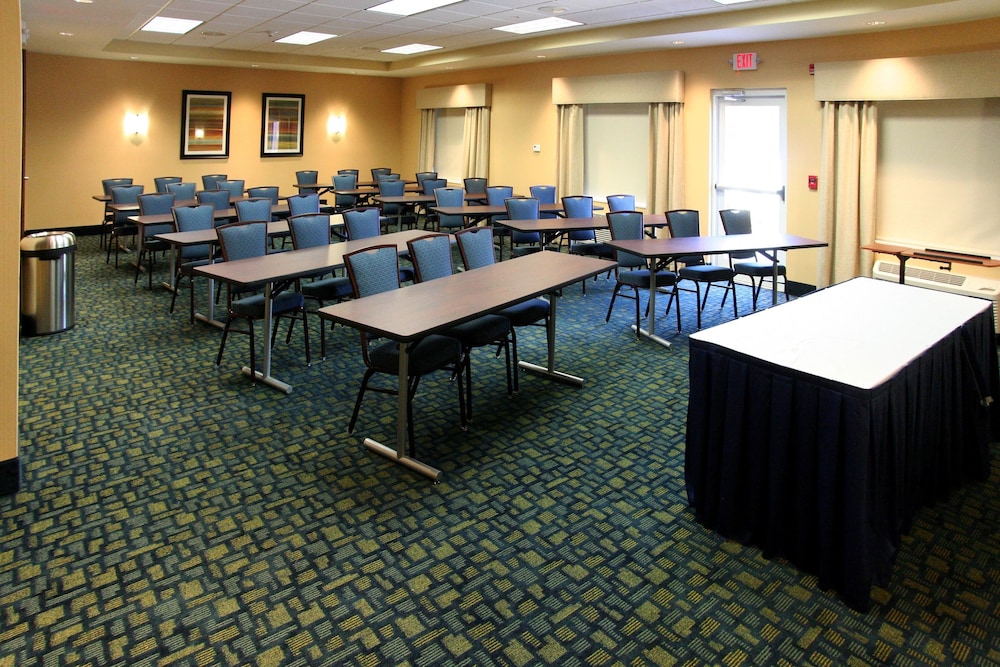 Fairfield Inn And Suites Charleston North University Area 20/20
