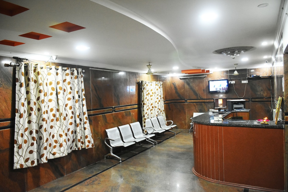 Hotel Govind Heights 6/40
