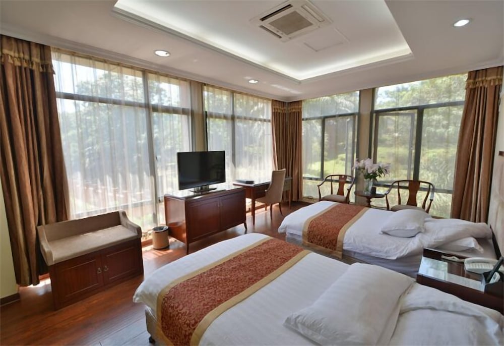 Arirang Hotel 10/26