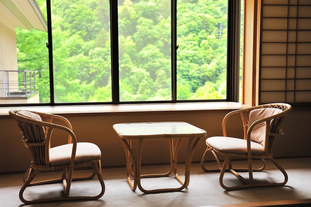 SHIRAFUNE GRAND HOTEL 45/50