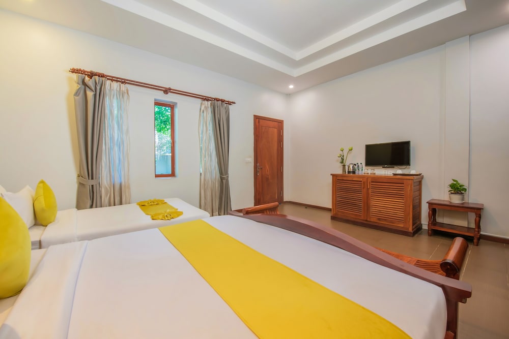 Indra Porak Residence 13/74