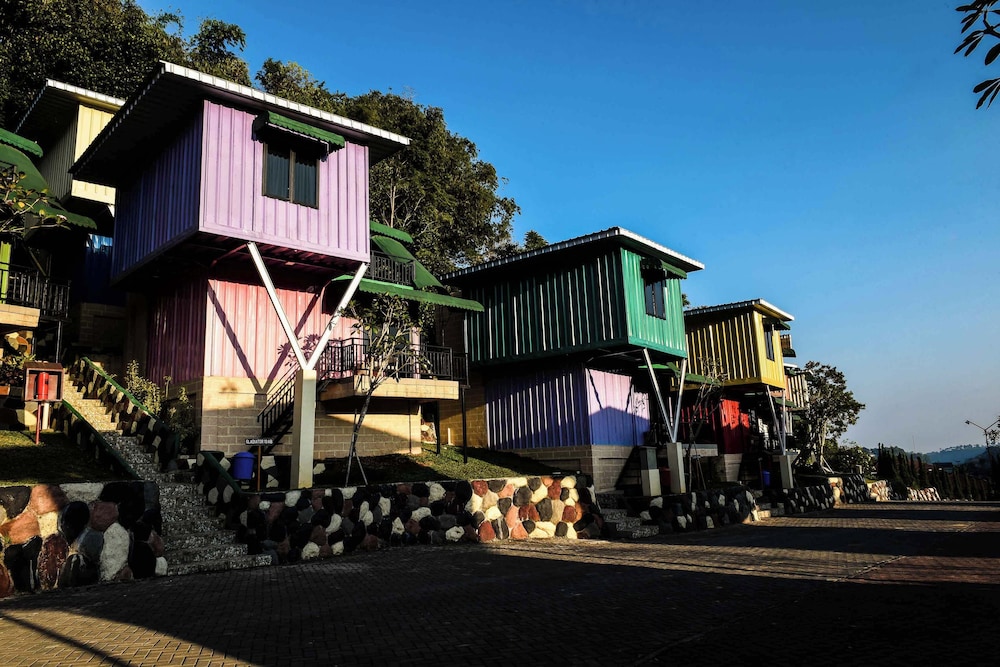 JSI Resort 47/56