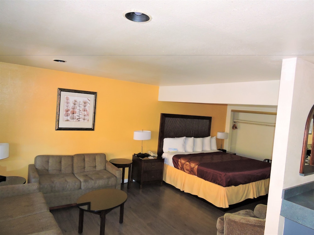 Mission Inn and Suites 17/22
