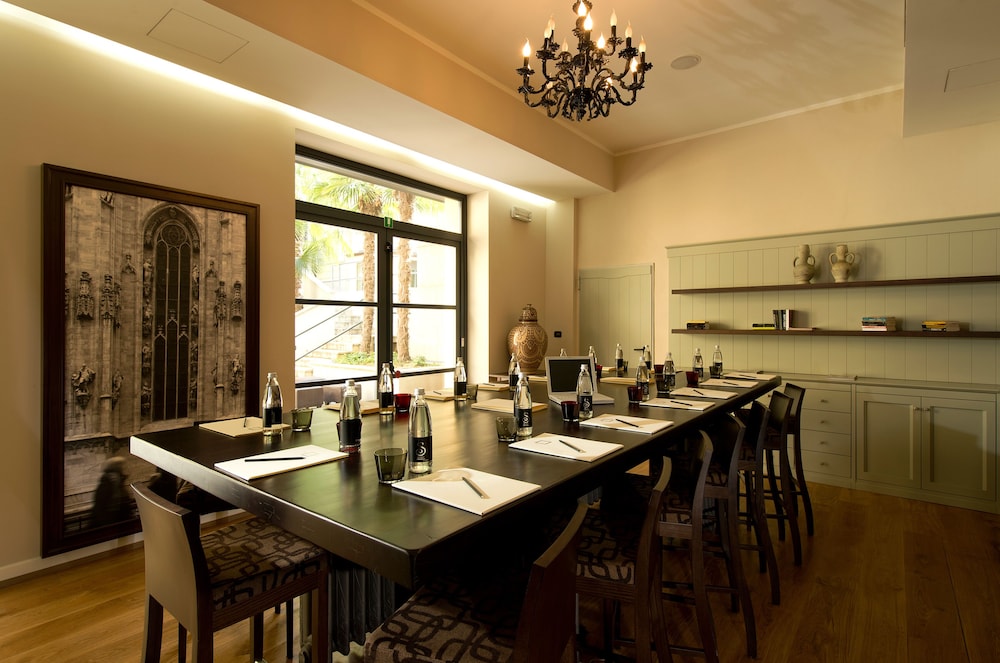 Town House 33 30/41