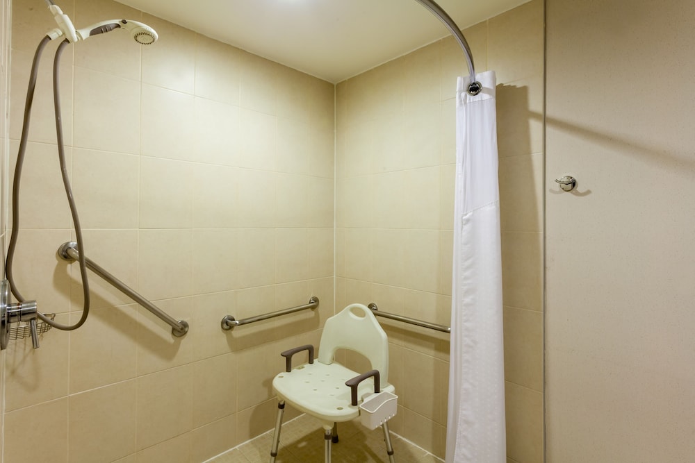 Holiday Inn Express Guadalajara Iteso 14/72