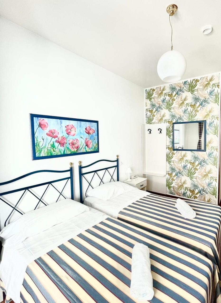 Hotel Riviera 32/50