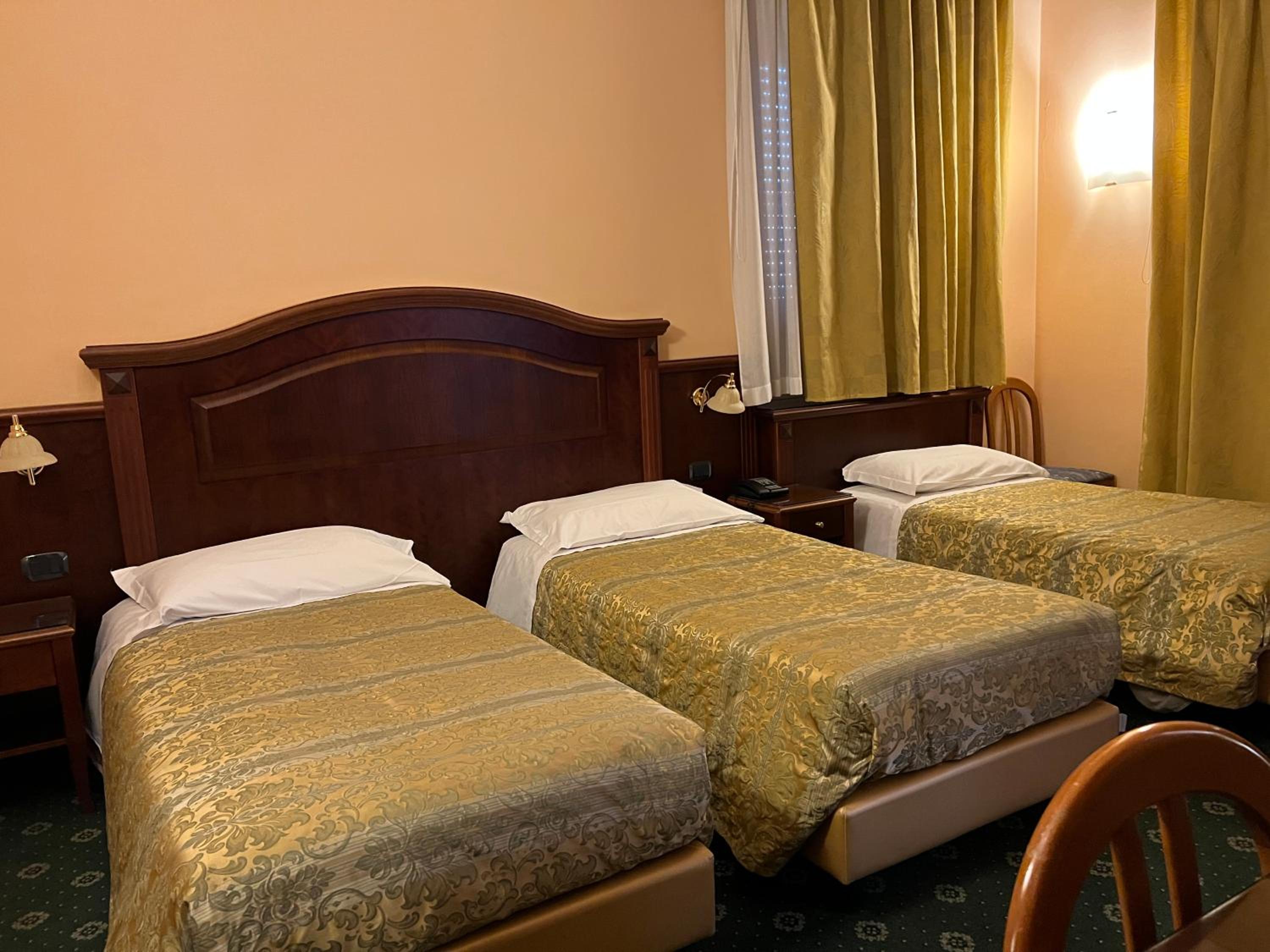 Hotel Valganna Srl Ex Valganna 30/50