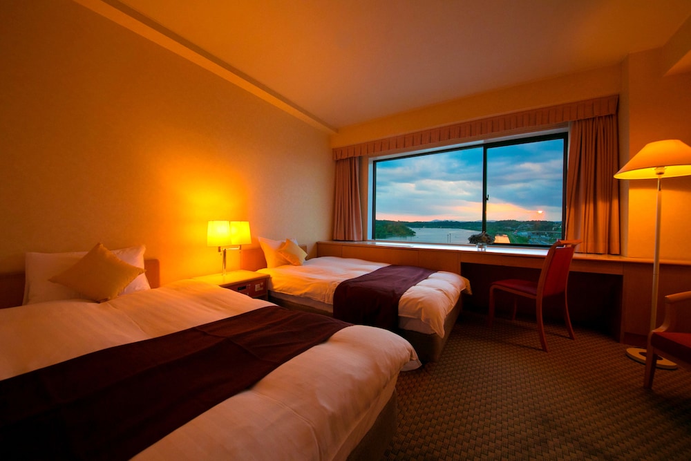 Mito Hotel Season 11/40