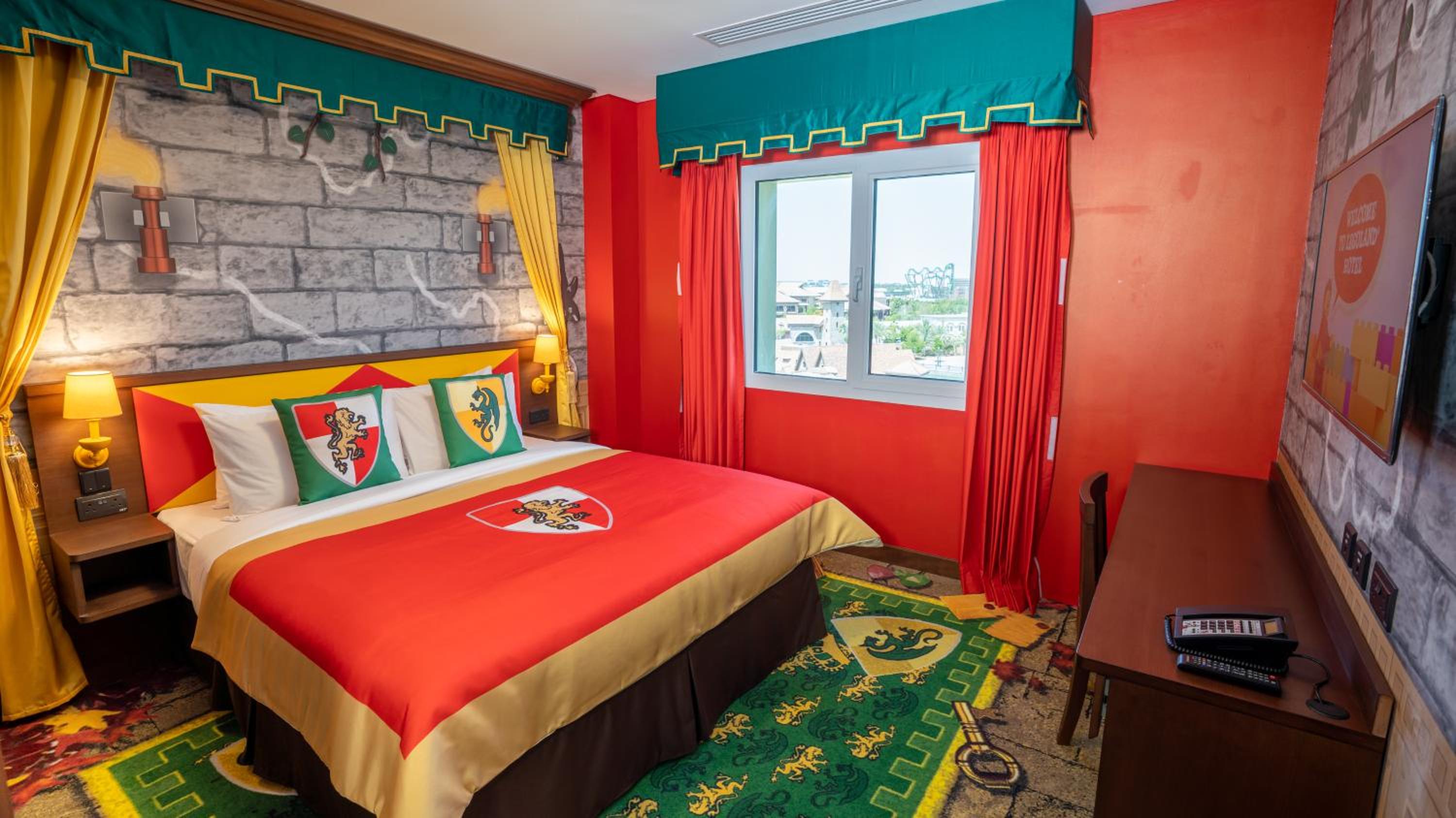 Kingdom Fully Themed Family Suite WITH PARK ACCESS