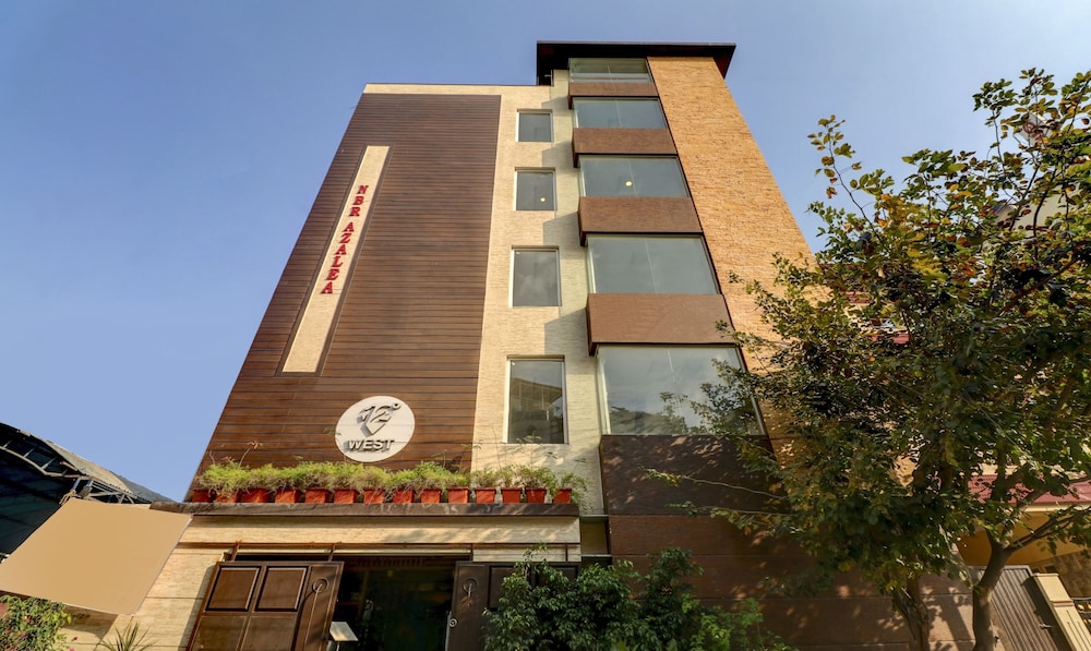 Hotel 12 Degrees West Egl 3/28