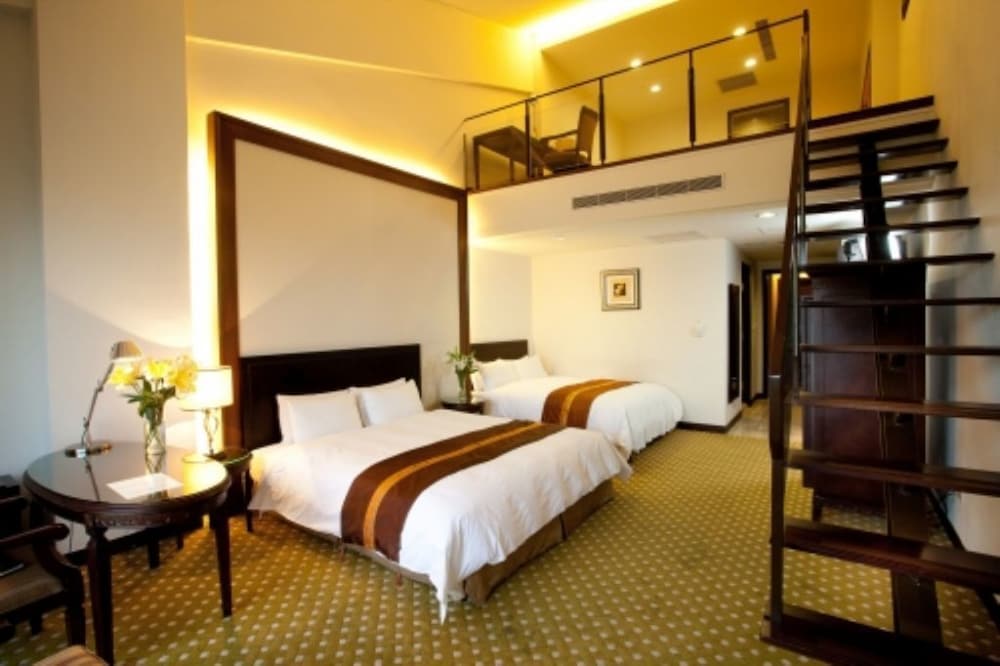 Les Hotel Tainan 11/63
