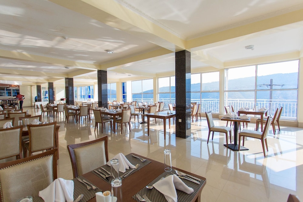Dove Hotel 30/49