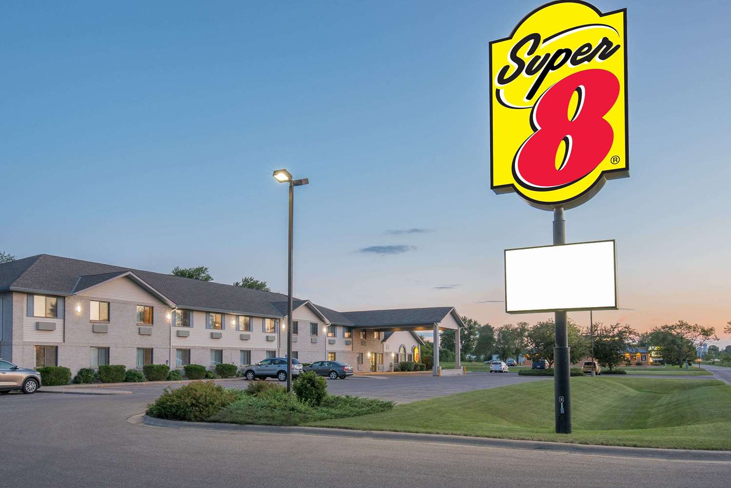 Super 8 Morris 7/9