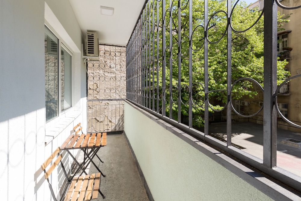 Premium Crown Suites 39/47