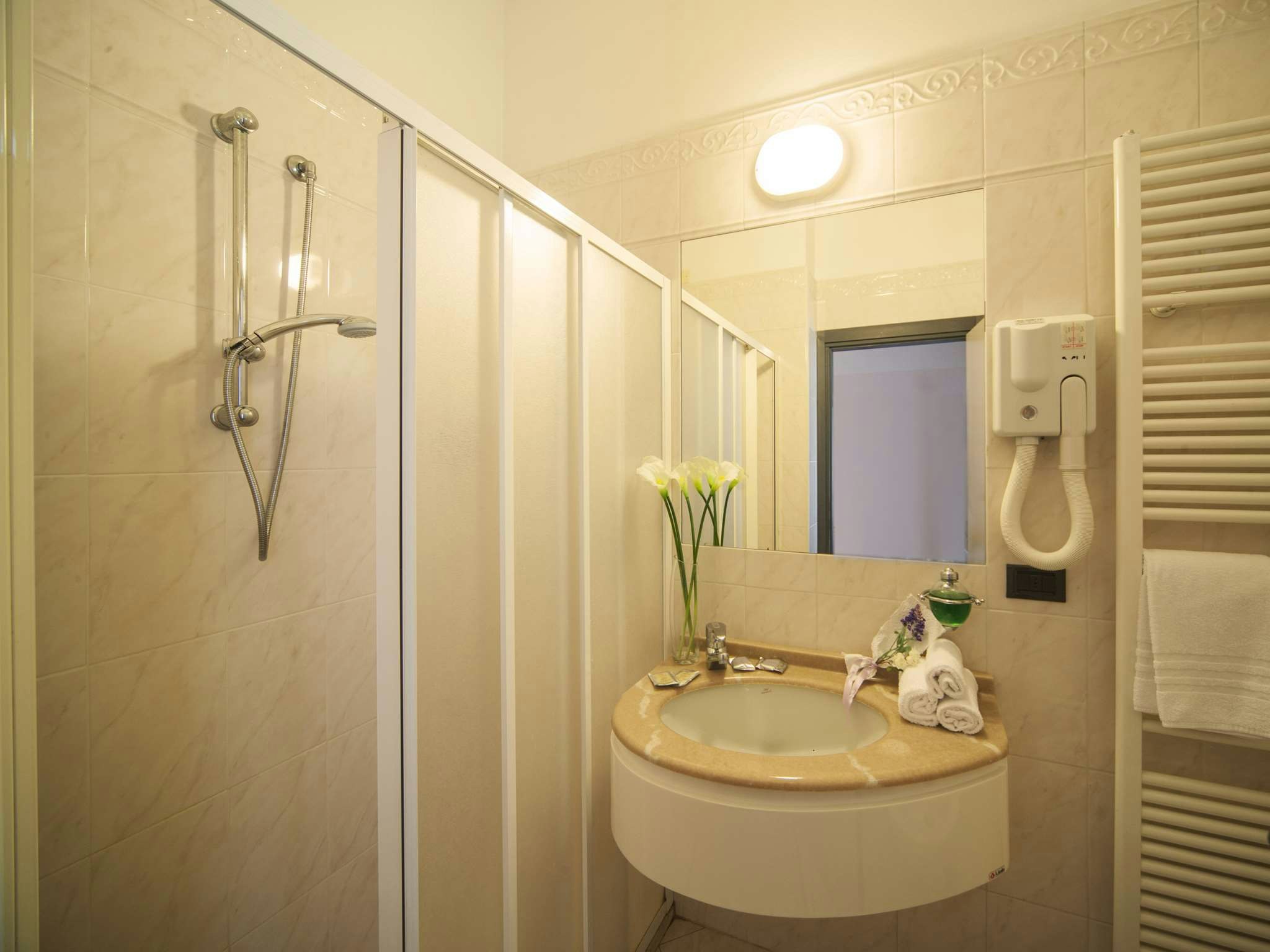 Hotel Levante Rimini 72/72