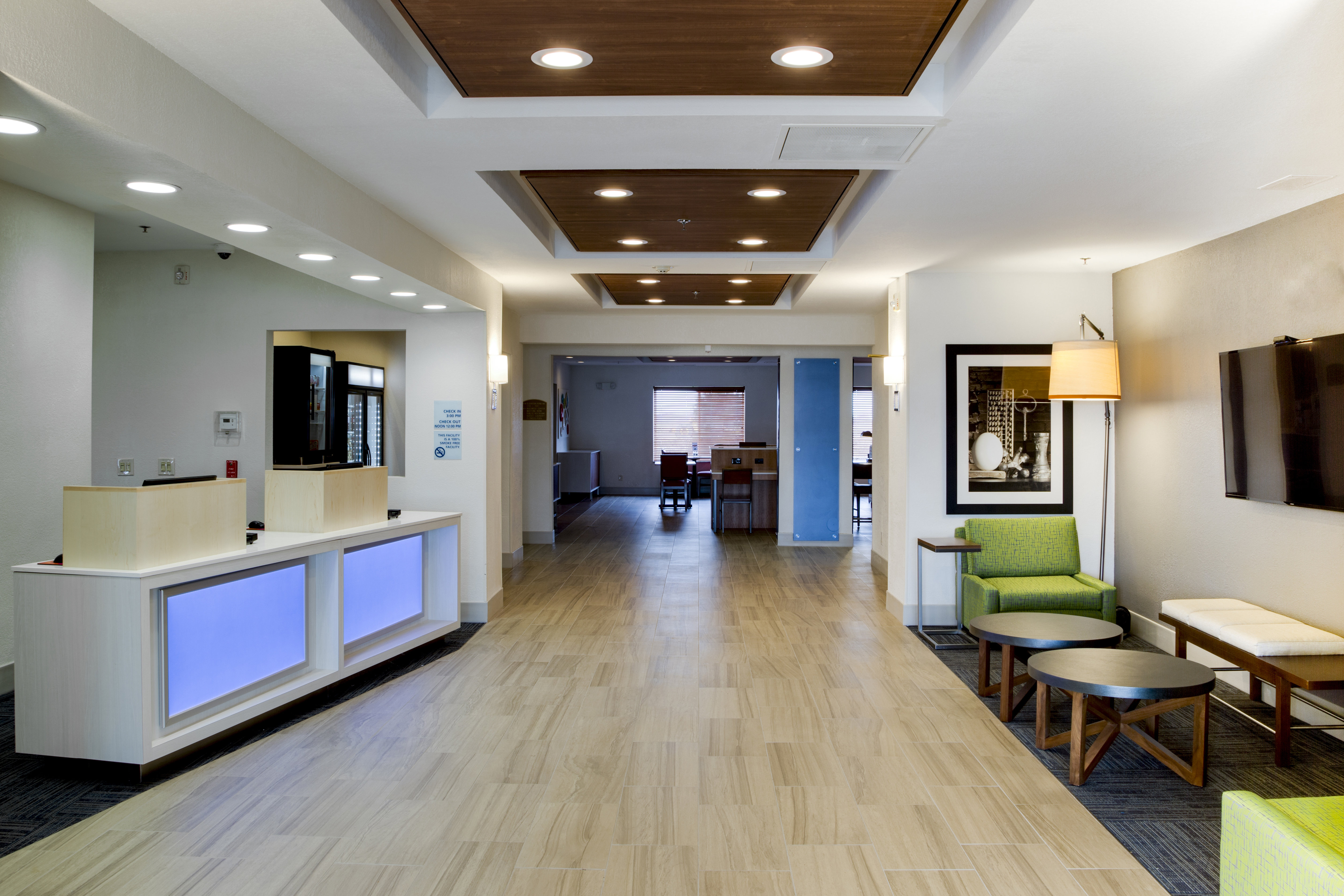 Holiday Inn Express Hotel Suites Jacksonville 12/52