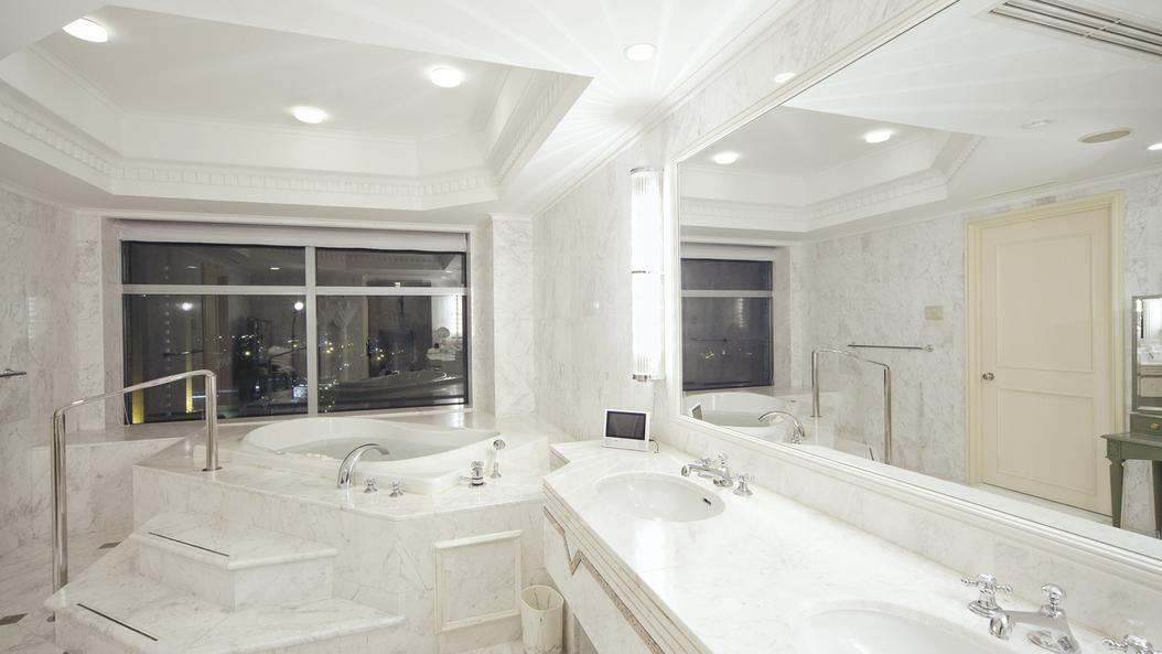 جناح بسرير مزدوج