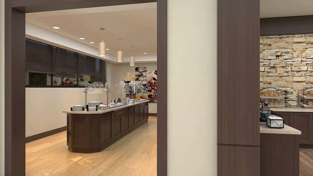 Staybridge Suites Seattle - South Lake Union 6/75