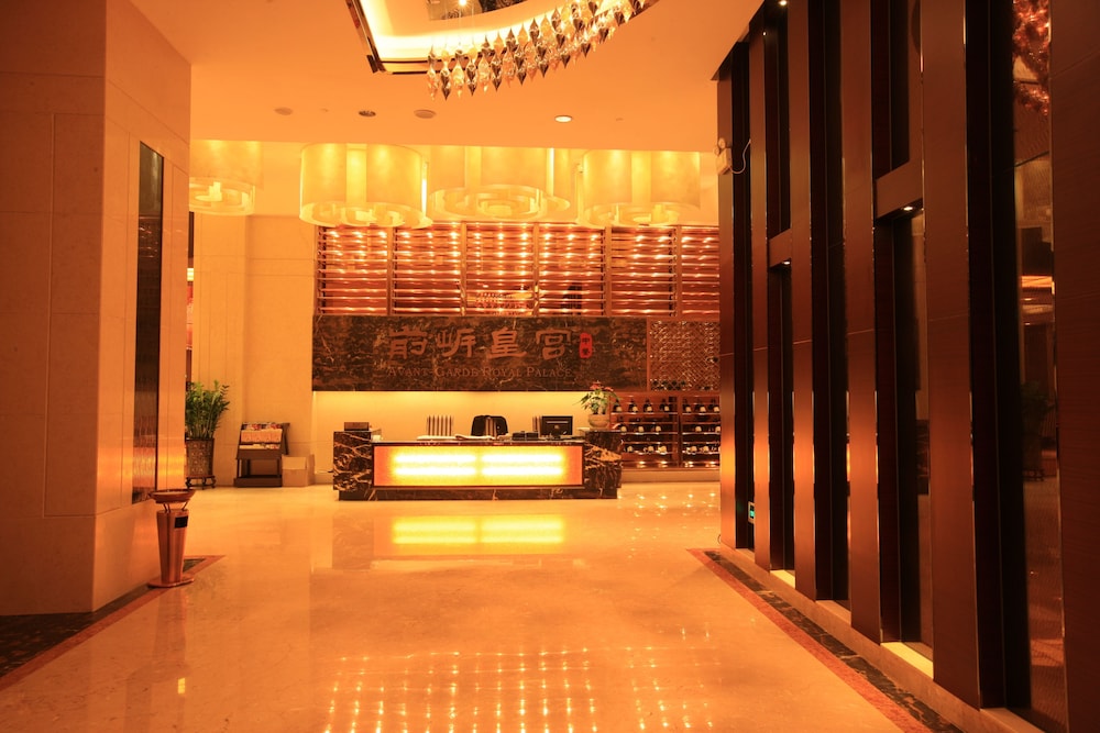 Avant-Garde Hotel 7/50