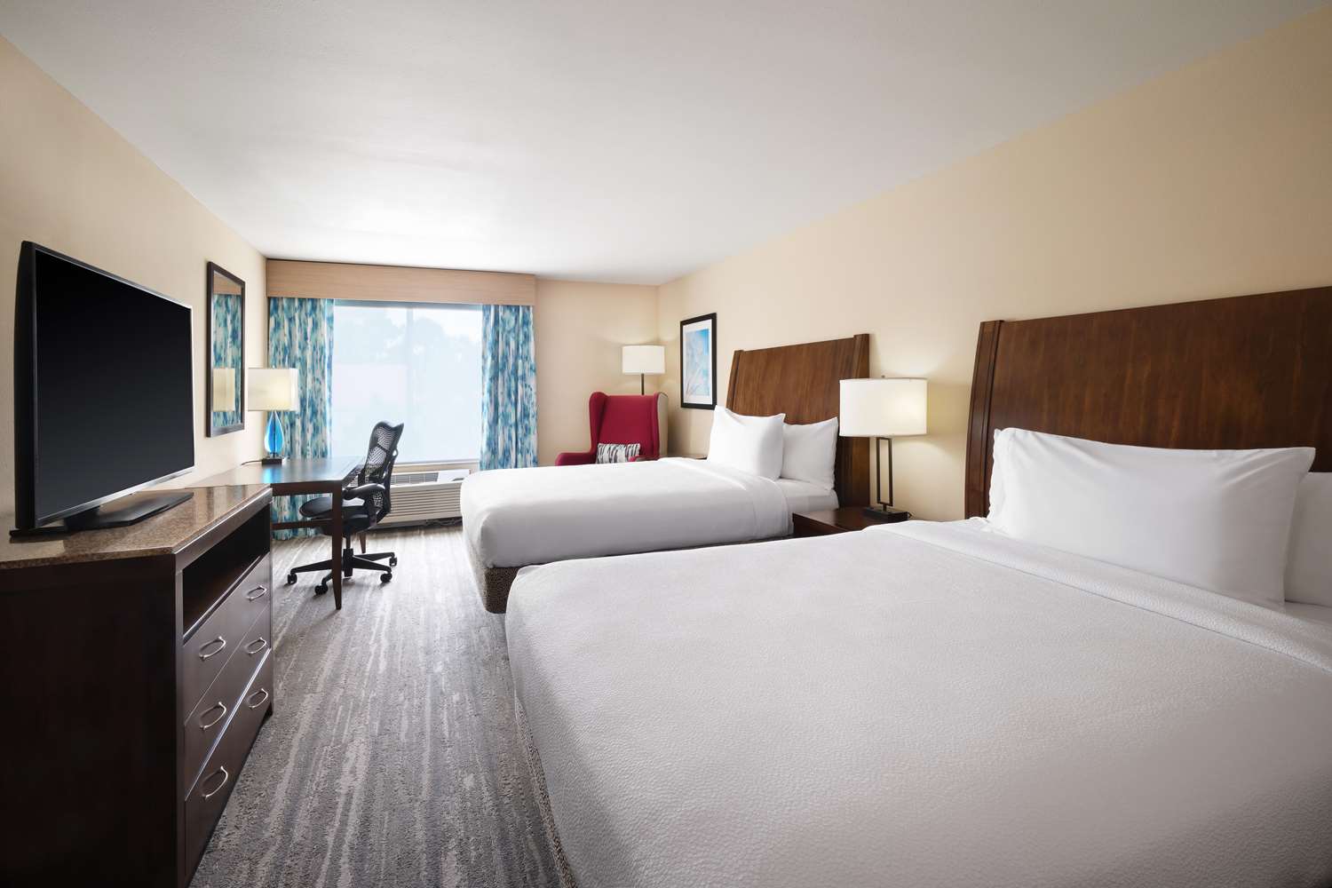 PREMIUM, 2 QUEEN BEDS