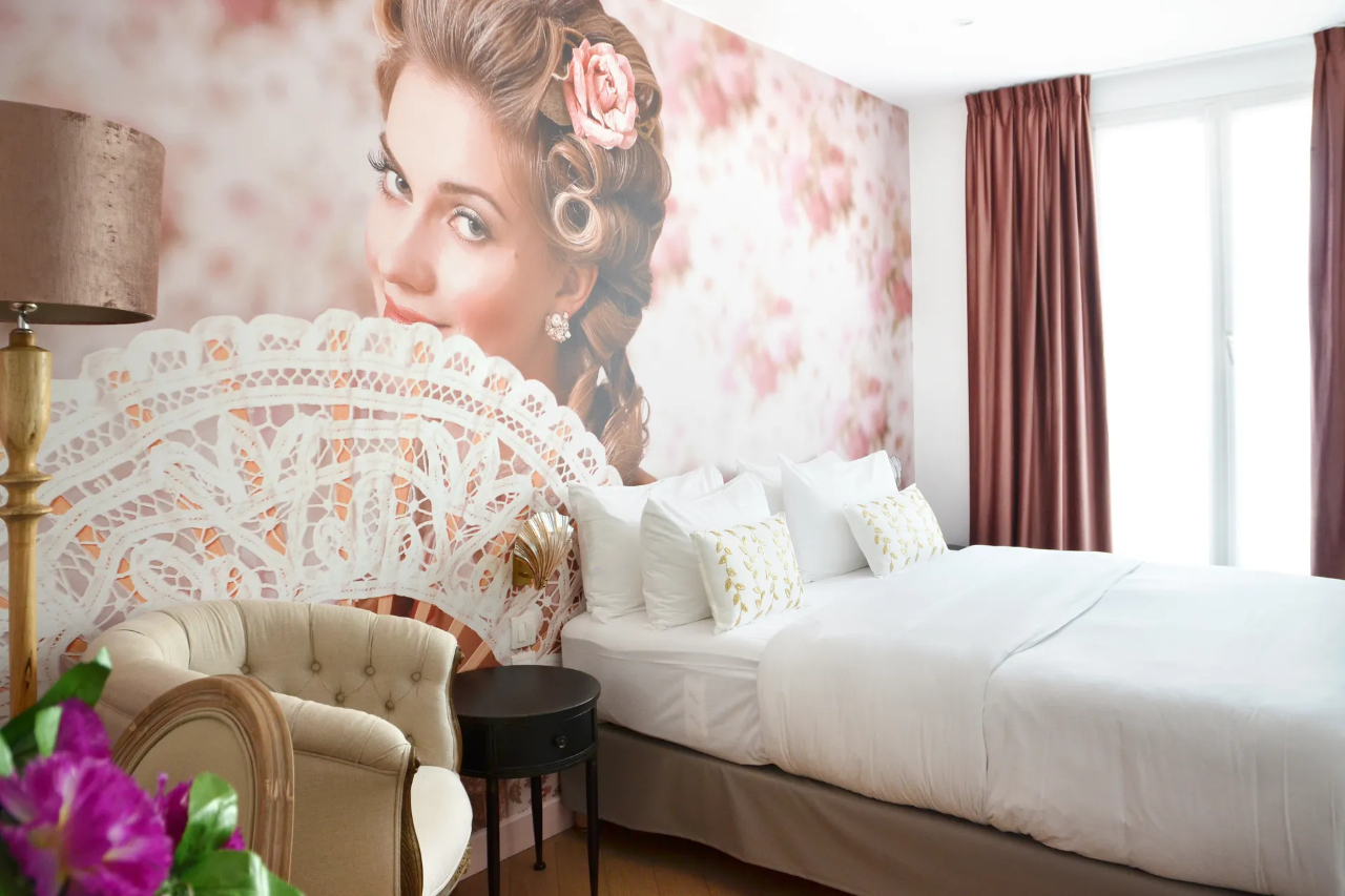 Glam's Hotel 7/12
