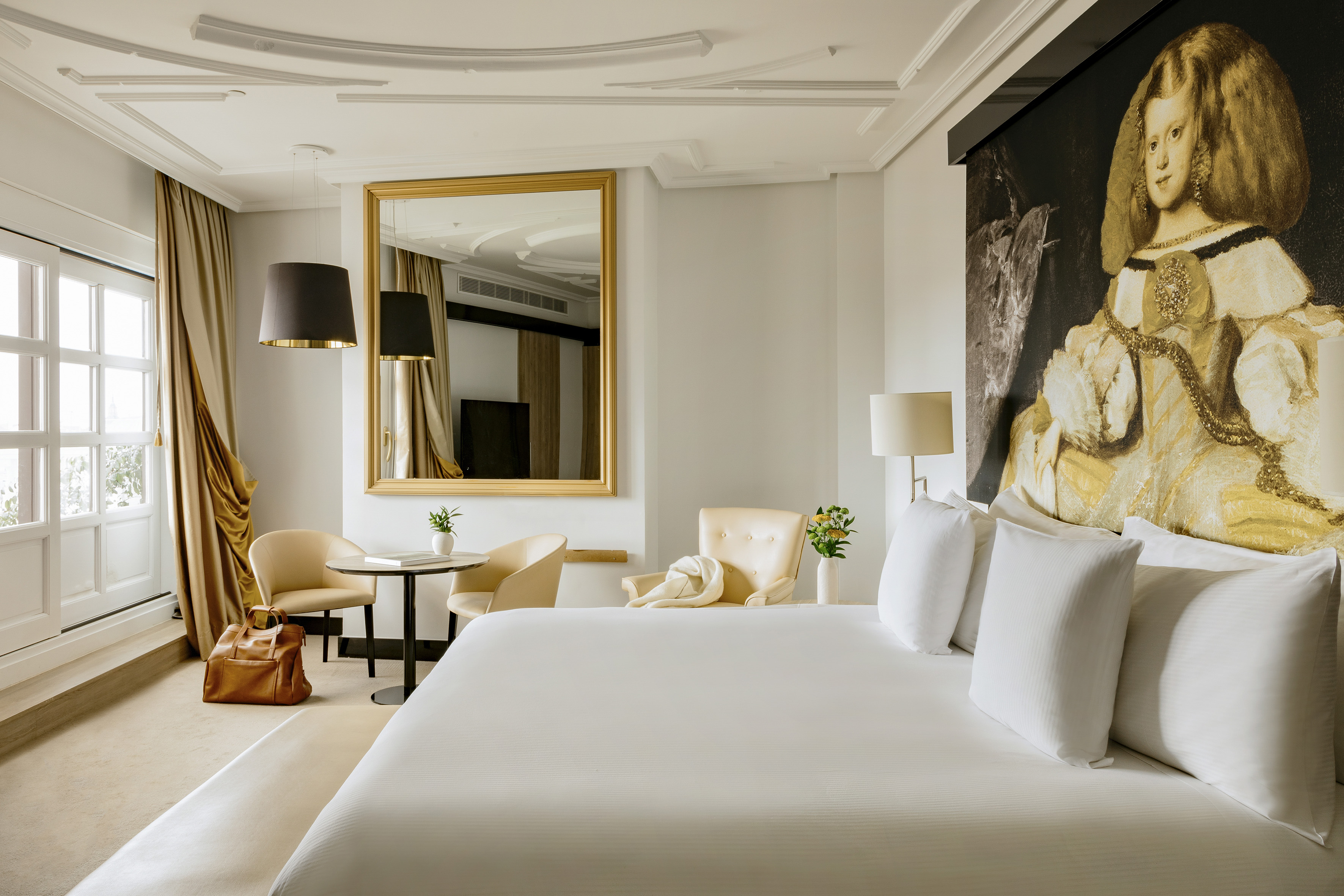 Red Level, Royal, Suite